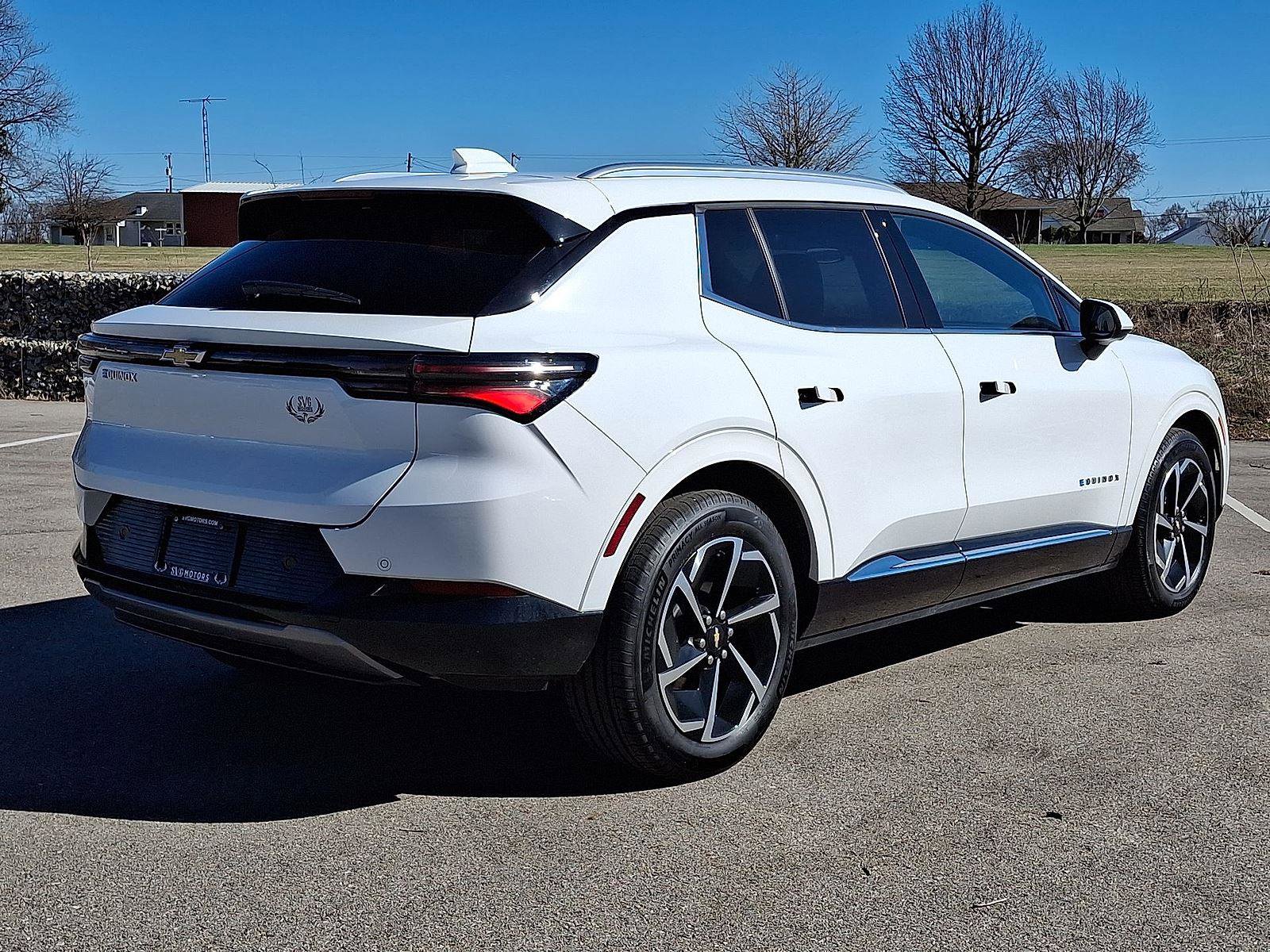 Used 2024 Chevrolet Equinox EV LT image 31