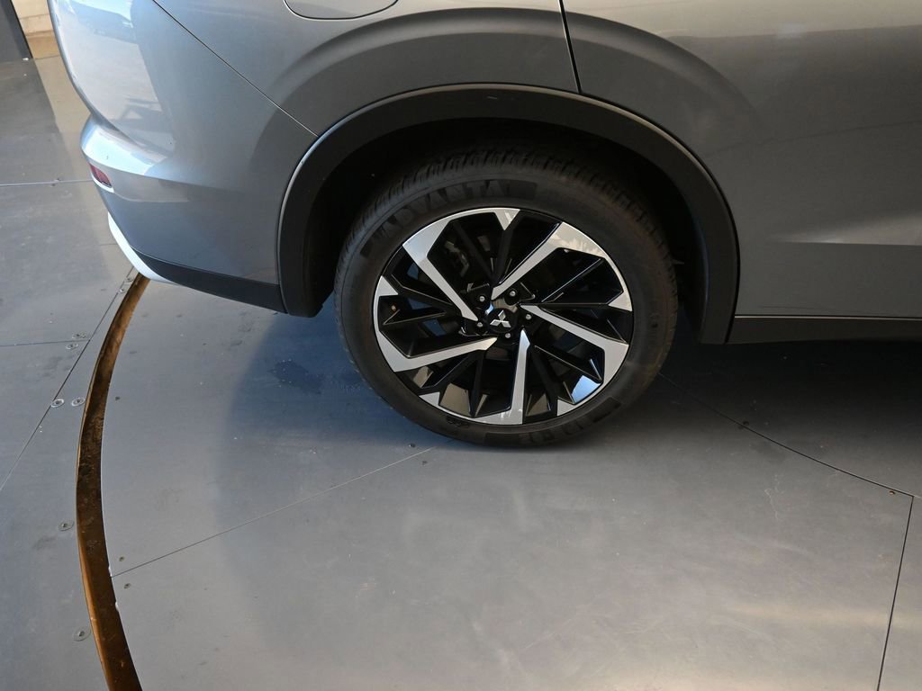 Used 2024 Mitsubishi Outlander SE image 23