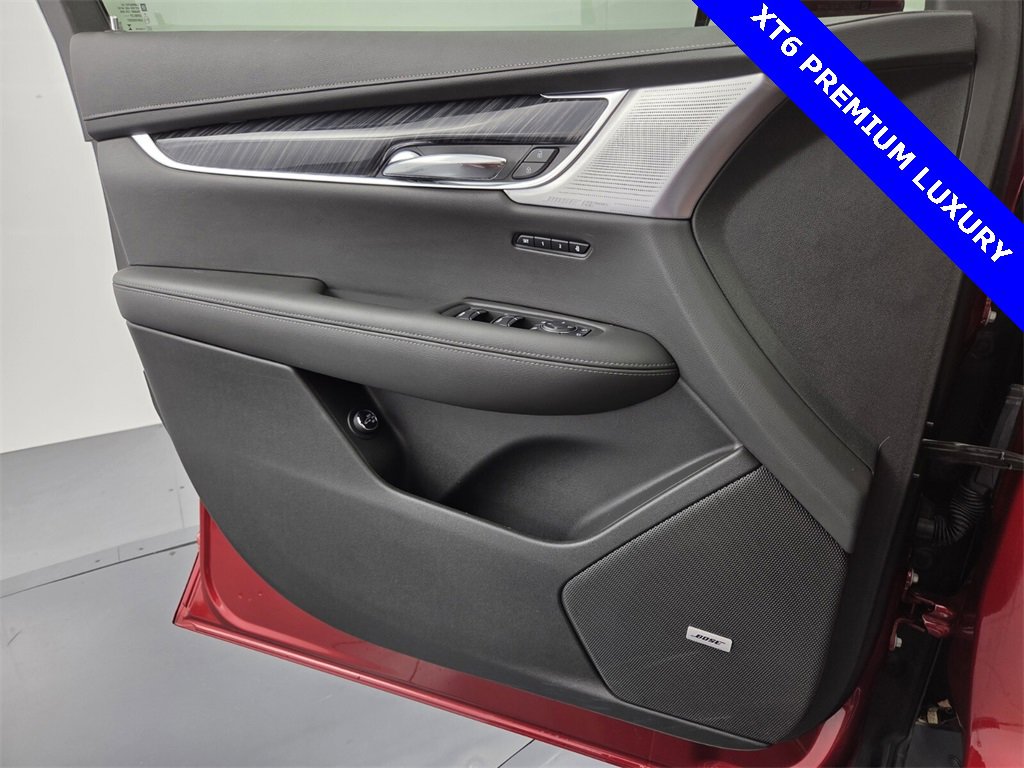Used 2024 Cadillac XT6 Premium Luxury image 28