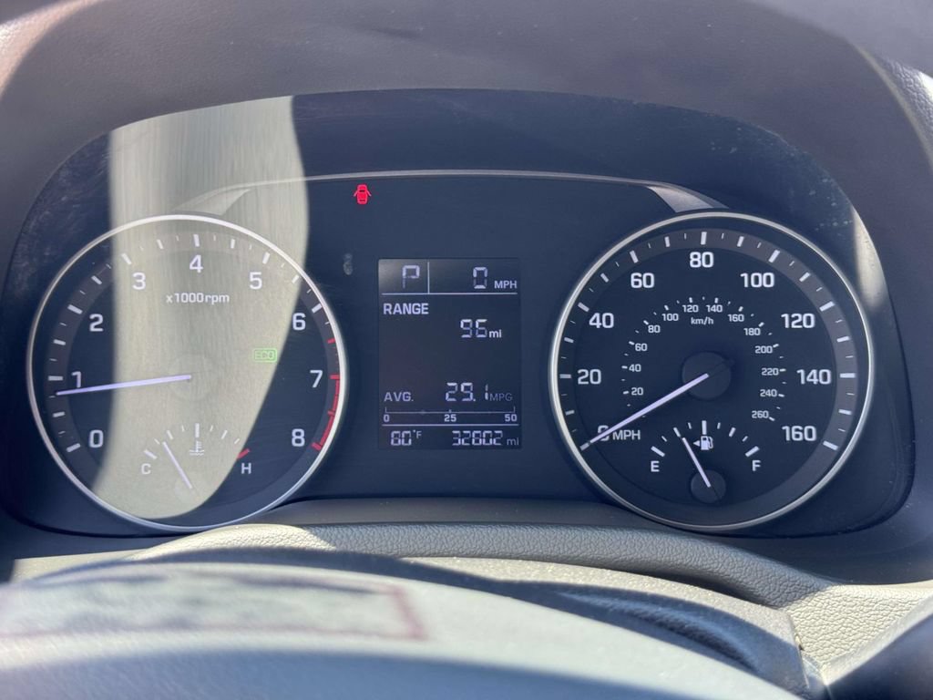 Used 2017 Hyundai Elantra SE FWD image 23
