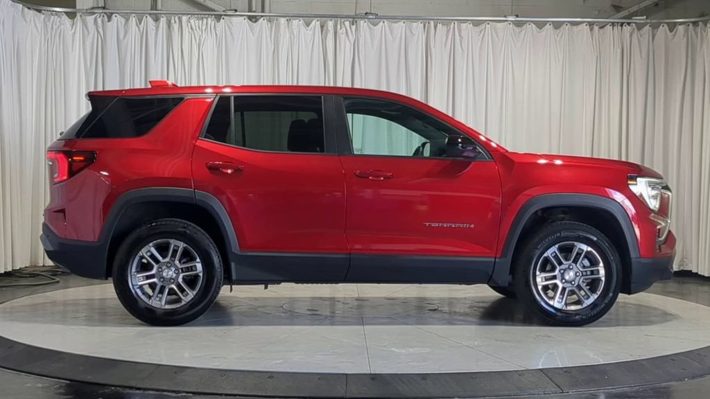 Used 2025 GMC Terrain Elevation FWD image 11
