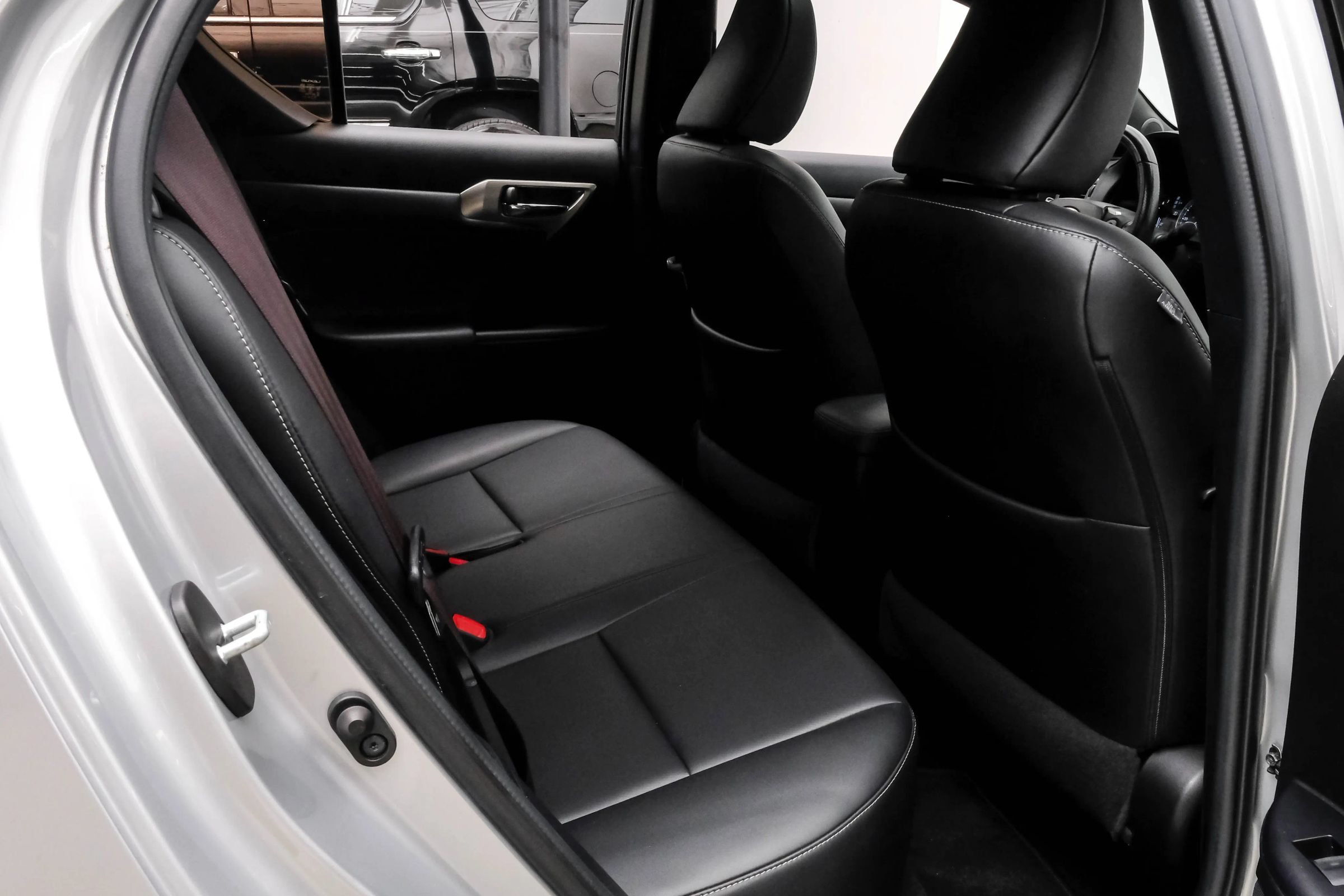 Used 2016 Lexus CT 200h w/ Navigation Package FWD image 38
