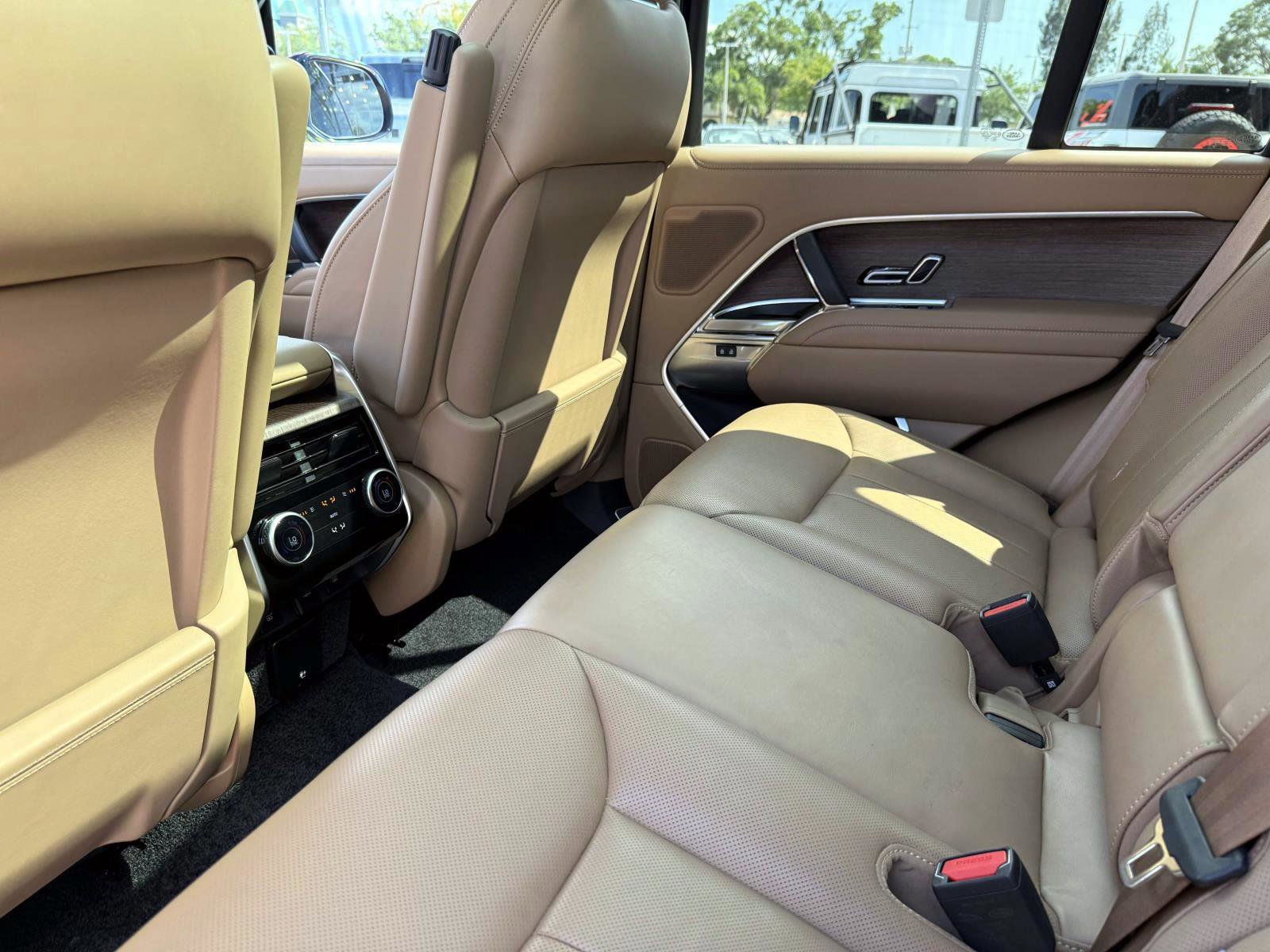 Used 2023 Land Rover Range Rover SE AWD/4WD image 16