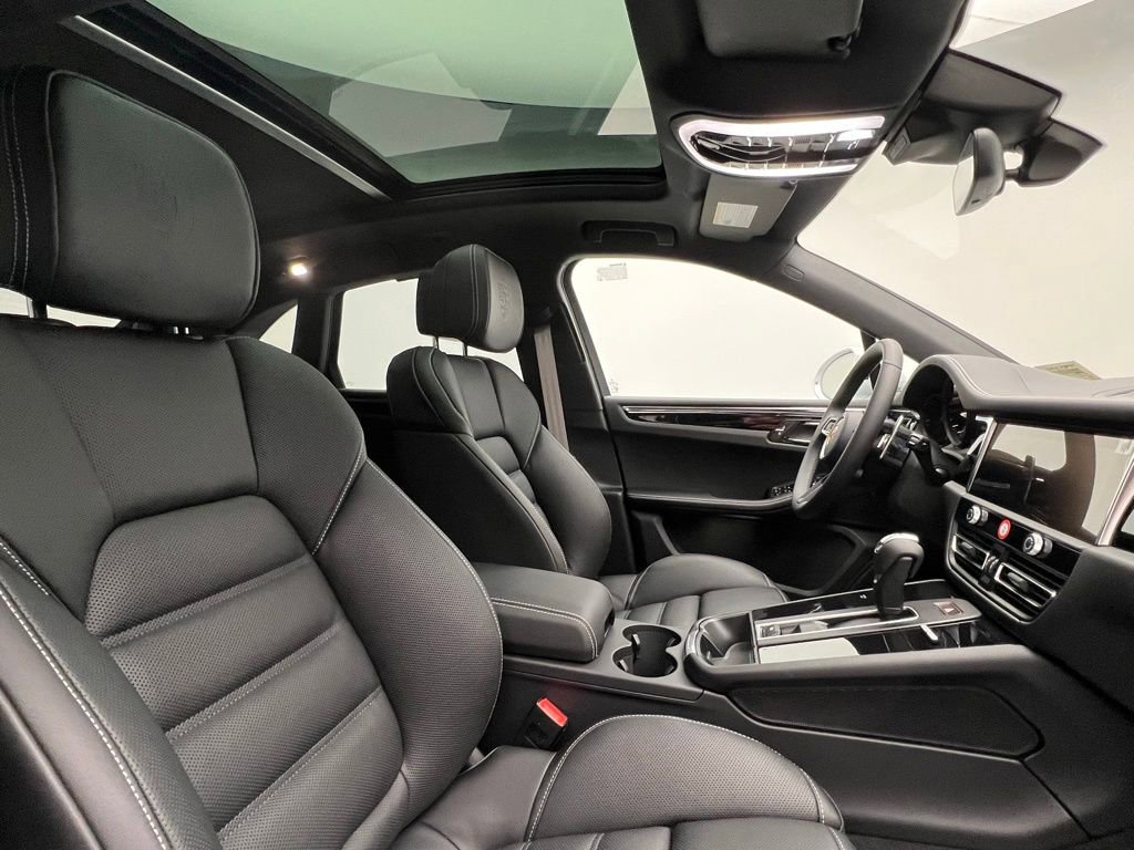 New 2026 Porsche Macan S image 18