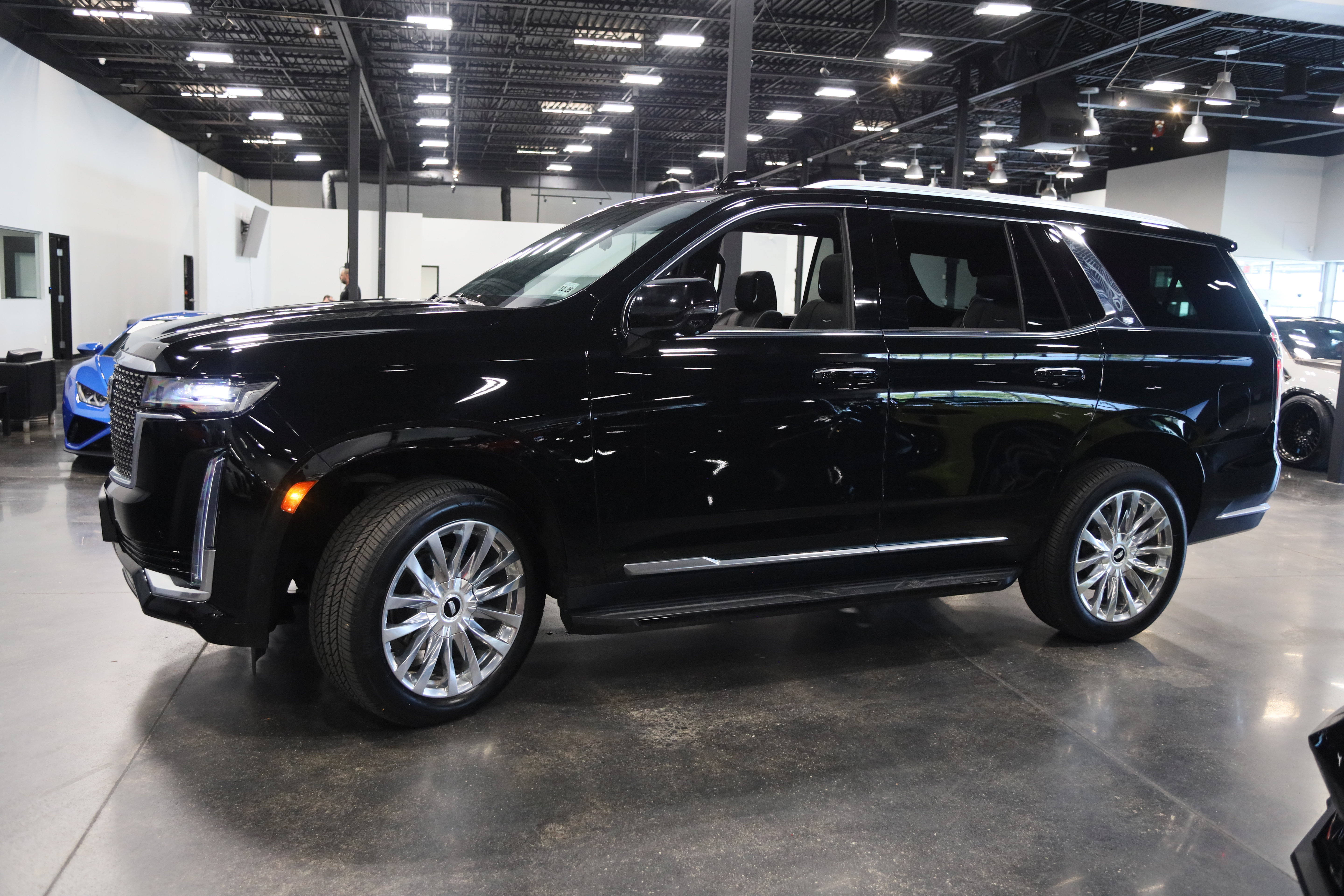 Used 2021 Cadillac Escalade Premium Luxury w/ Driver Assist Tech Package AWD/4WD image 10