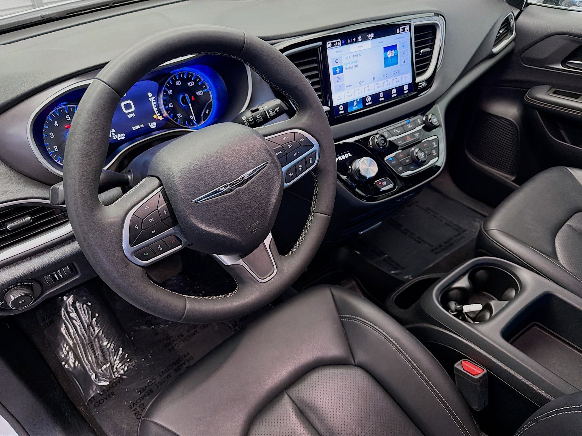 Used 2025 Chrysler Pacifica Select FWD image 7