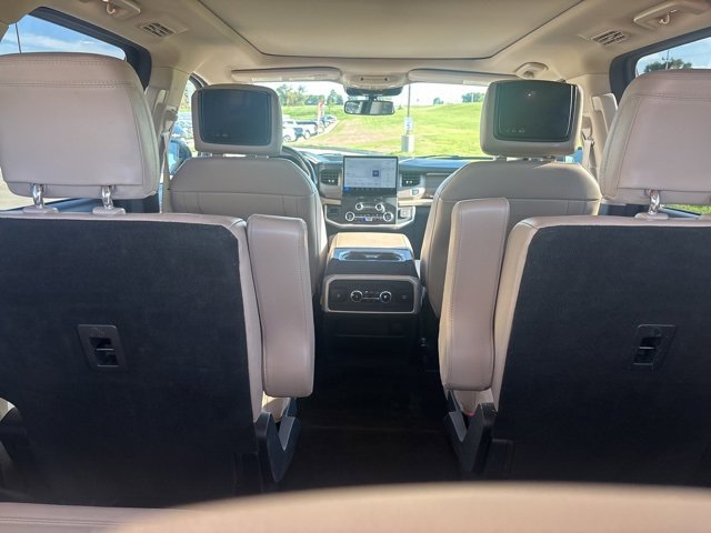 Used 2023 Ford Expedition Limited image 18