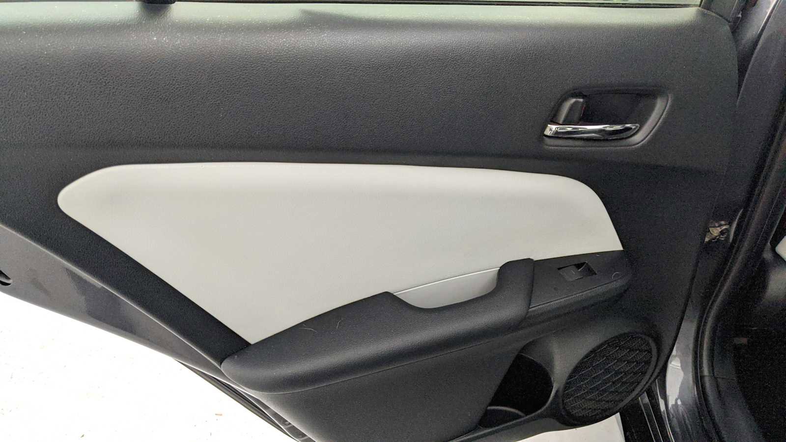 Used 2020 Toyota Prius XLE image 21