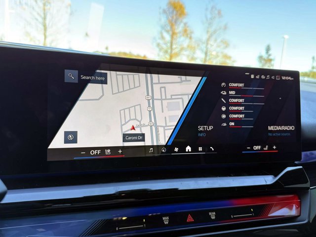 Certified 2025 BMW M5 w/ Executive Package image 24