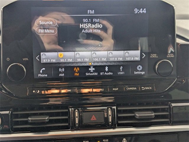 Used 2023 Nissan Pathfinder SL w/ Black Appearance Package image 19