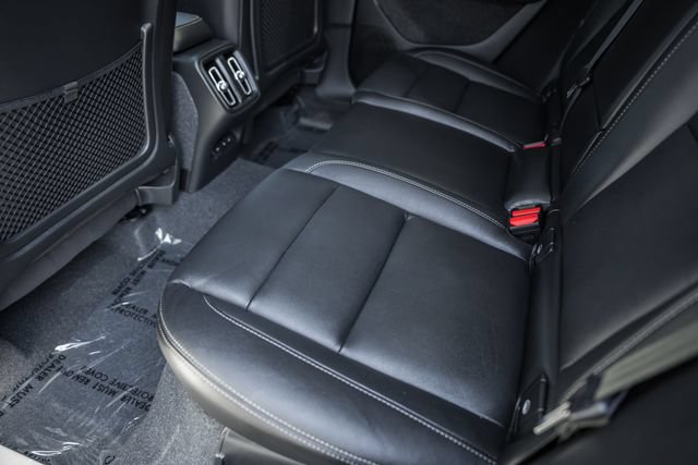 Used 2024 Volvo XC40 B5 Plus w/ Climate Package AWD/4WD image 27