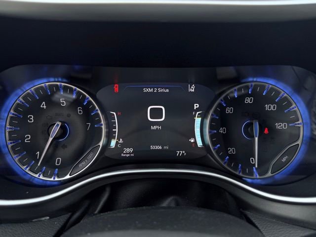 Used 2023 Chrysler Pacifica Touring-L FWD image 33
