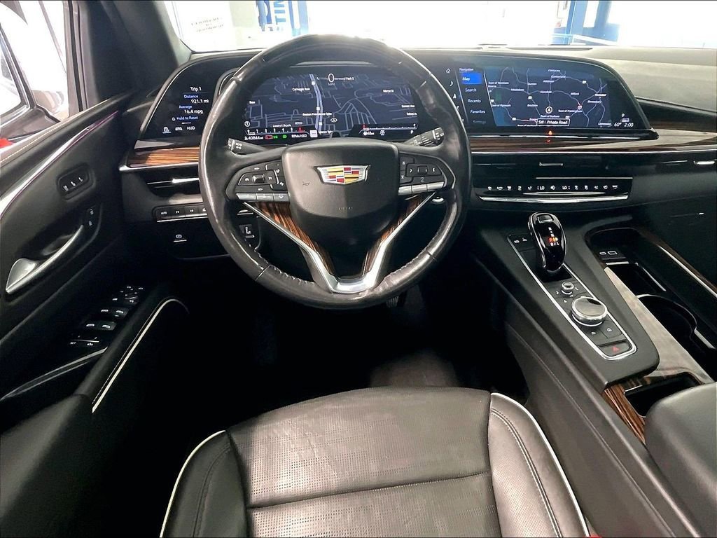 Used 2023 Cadillac Escalade Premium Luxury w/ LPO, Floor Liner Package AWD/4WD image 18