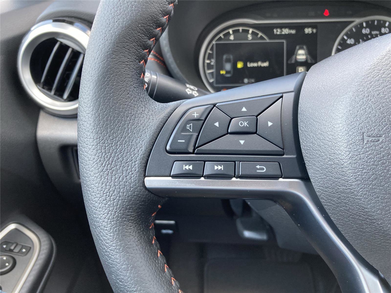 New 2025 Nissan Versa SR w/ Trunk Package image 20