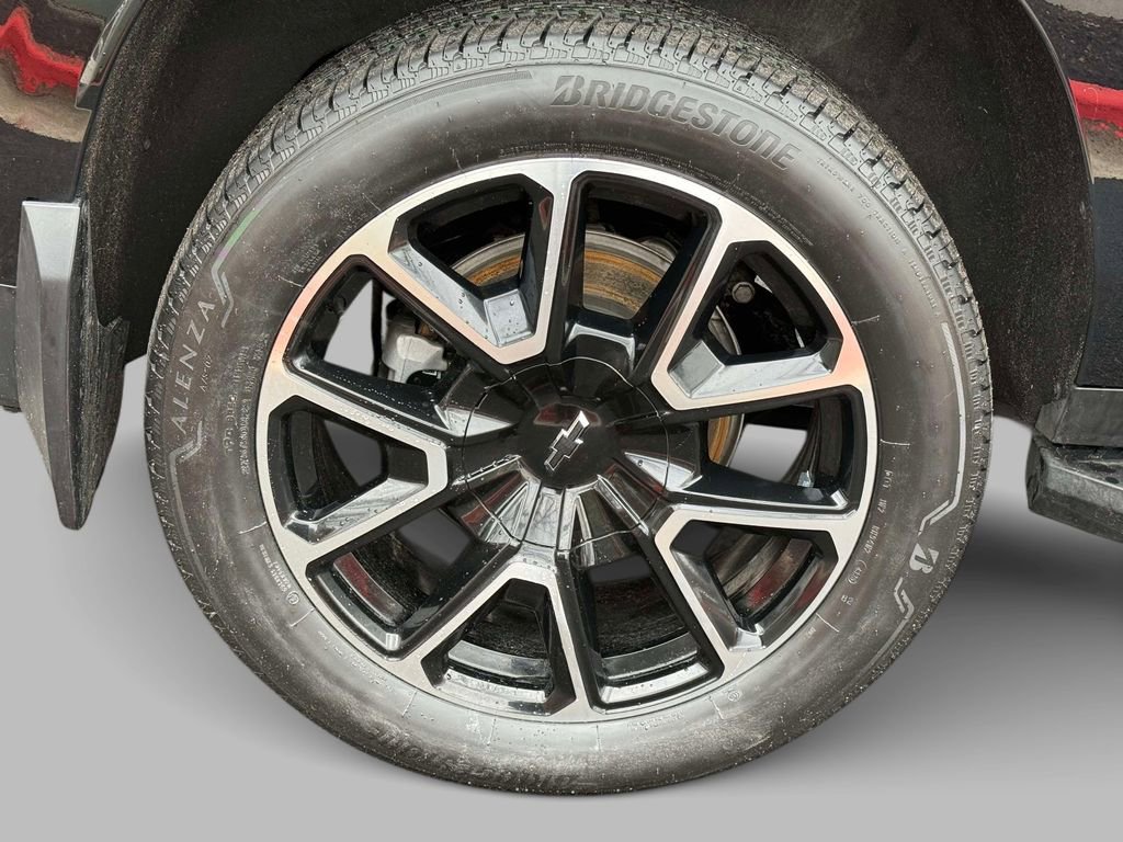 Used 2024 Chevrolet Suburban RST w/ Luxury Package image 13