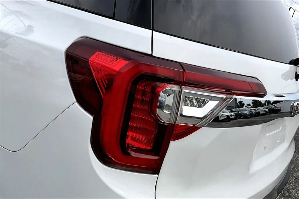 Used 2021 GMC Acadia SLE w/ Driver Convenience Package image 29