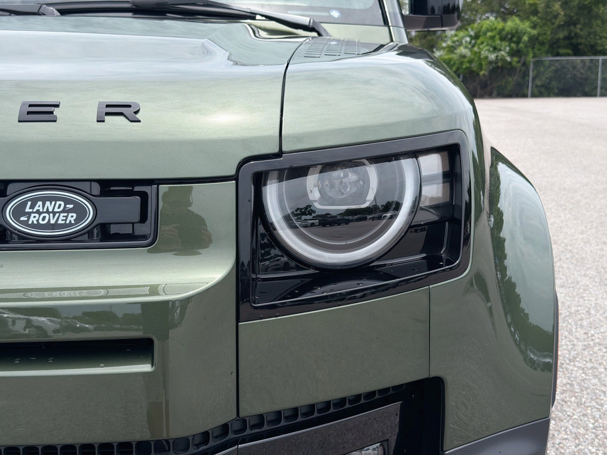 New 2026 Land Rover Defender 110 S AWD/4WD image 9