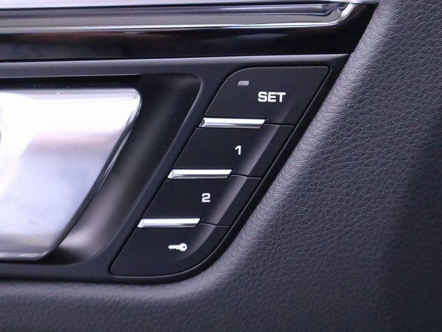 New 2025 Porsche Macan image 25