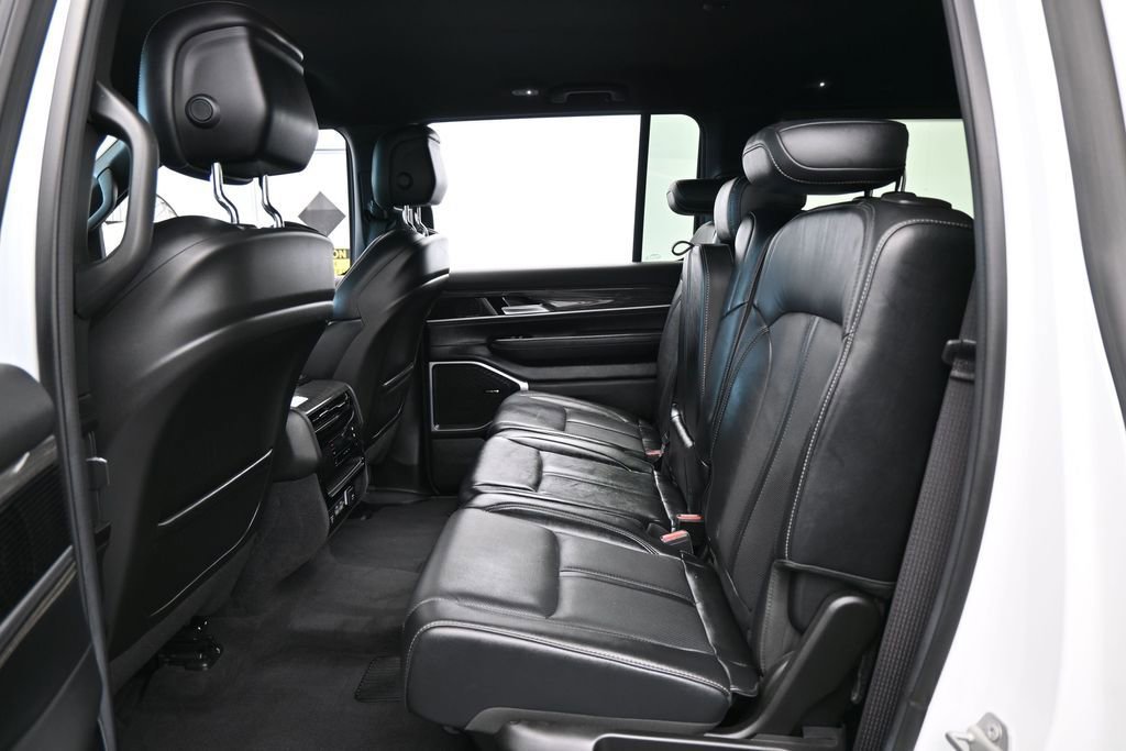 Used 2022 Jeep Wagoneer Series III RWD image 33