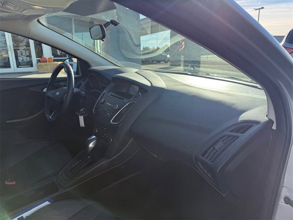 Used 2015 Ford Focus SE w/ Equipment Group 201A image 46