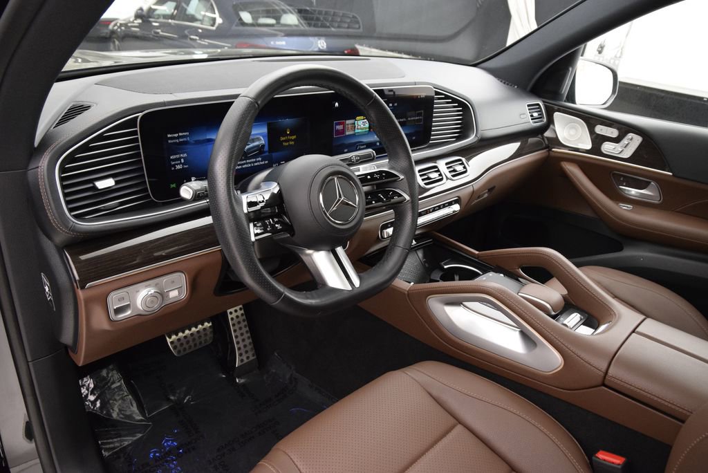 Certified 2025 Mercedes-Benz GLS 450 4MATIC image 22