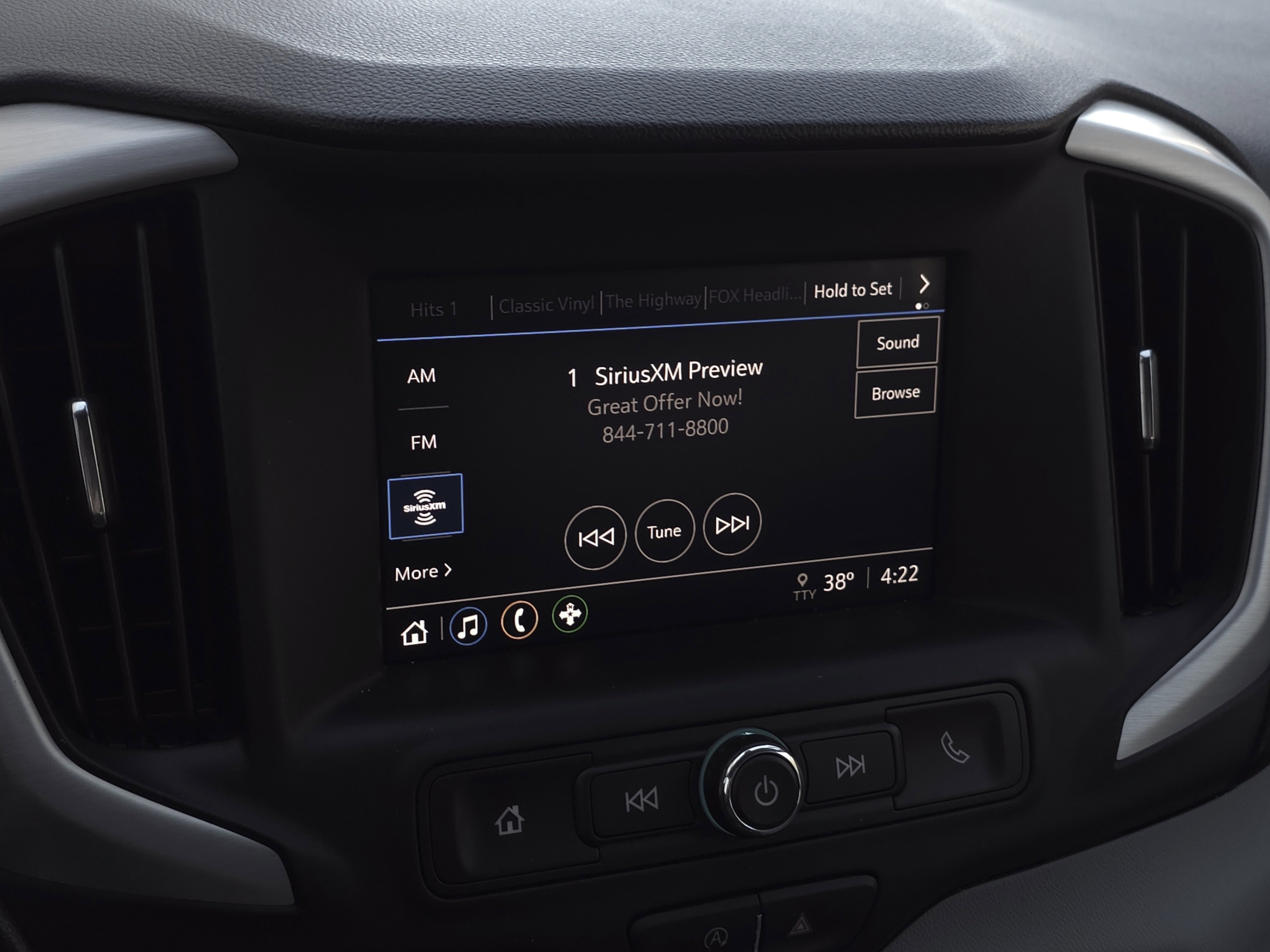 Used 2024 GMC Terrain SLE image 18