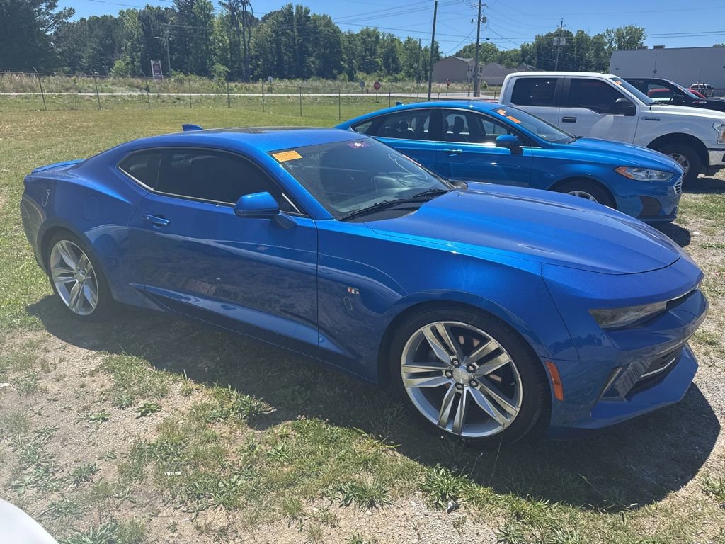 Used 2018 Chevrolet Camaro LT RWD image 3