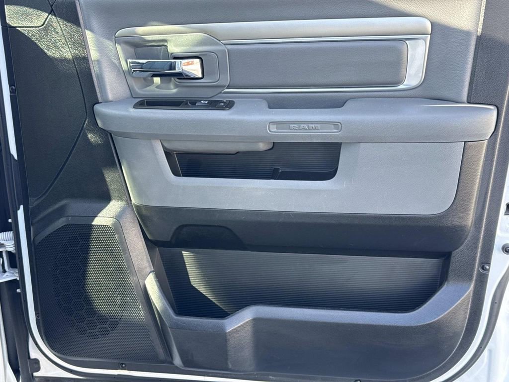 Used 2019 RAM 1500 Classic SLT AWD/4WD image 17