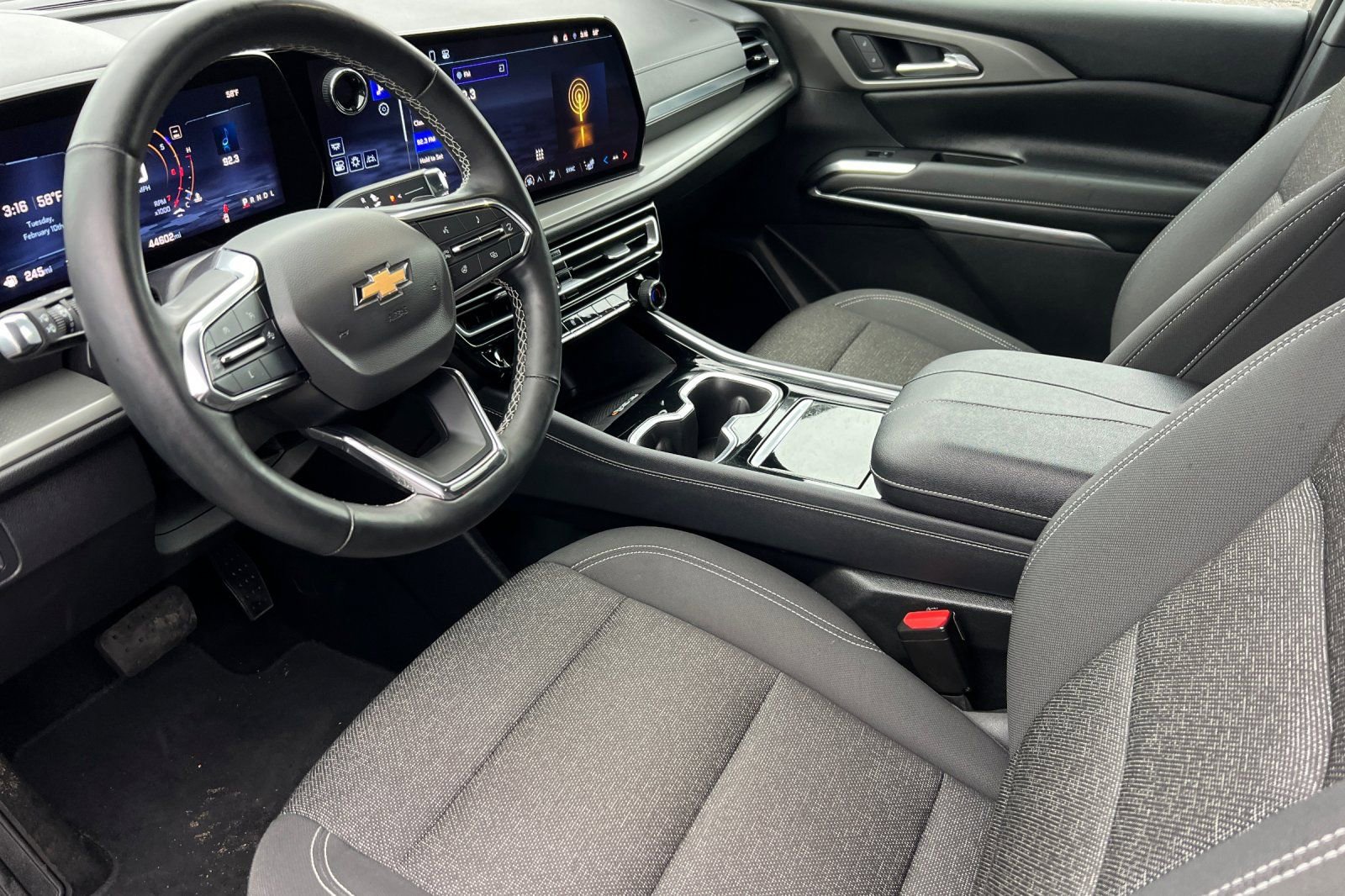 Used 2024 Chevrolet Traverse LT image 11