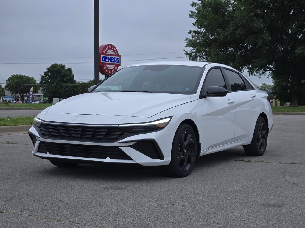 New 2026 Hyundai Elantra SEL FWD image 3