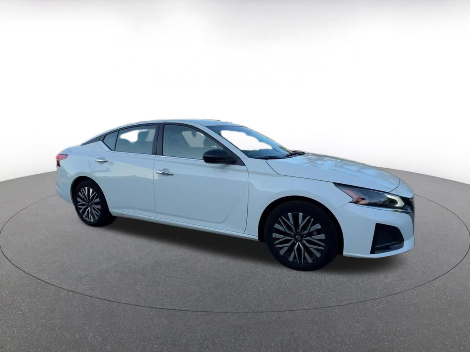 Used 2025 Nissan Altima 2.5 SV FWD video 2