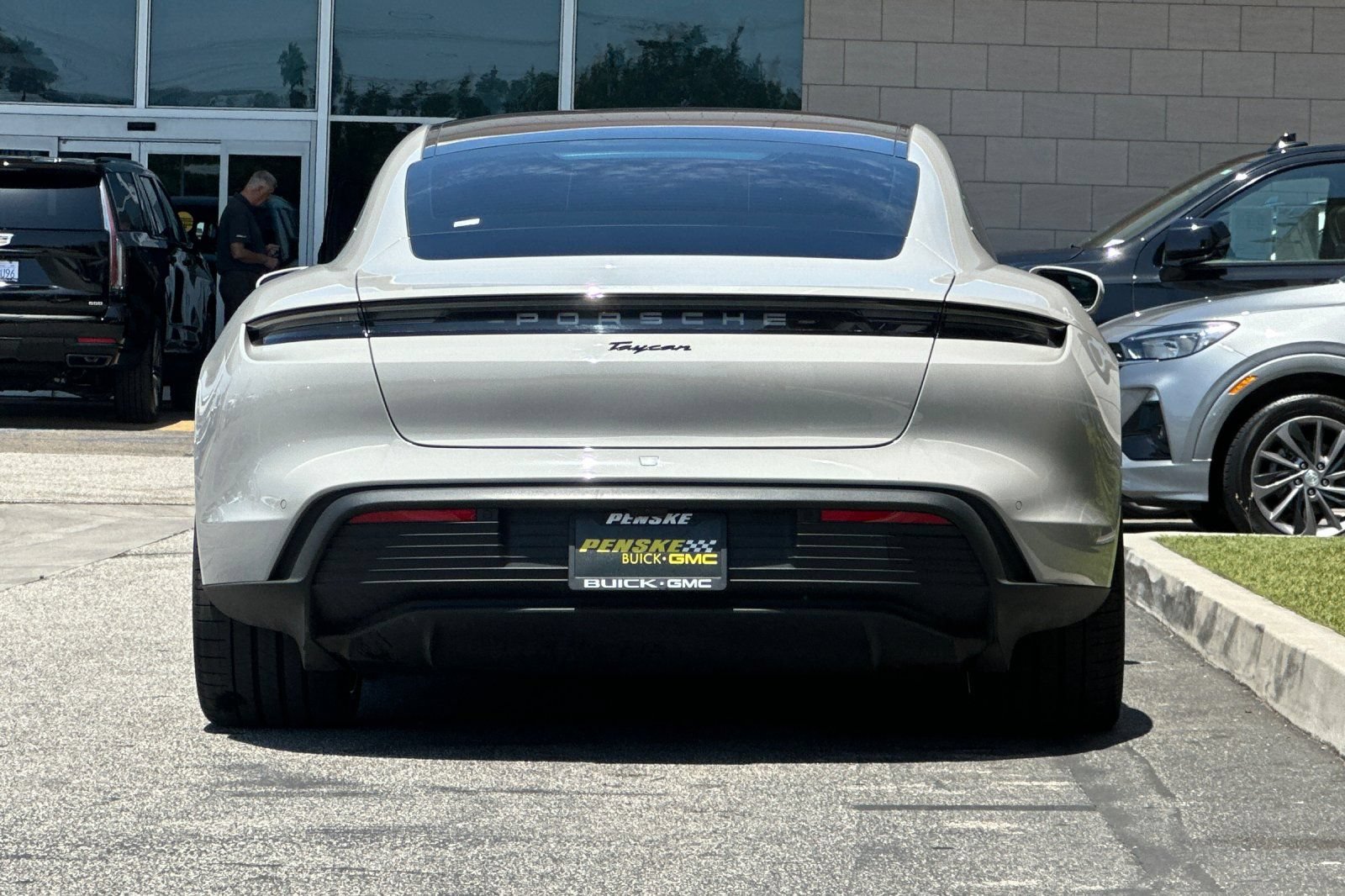 Used 2023 Porsche Taycan RWD image 5