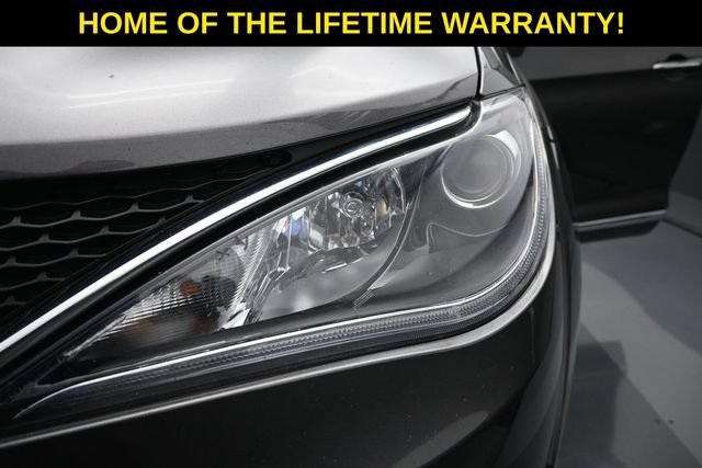 Used 2018 Chrysler Pacifica Touring-L Plus FWD image 57