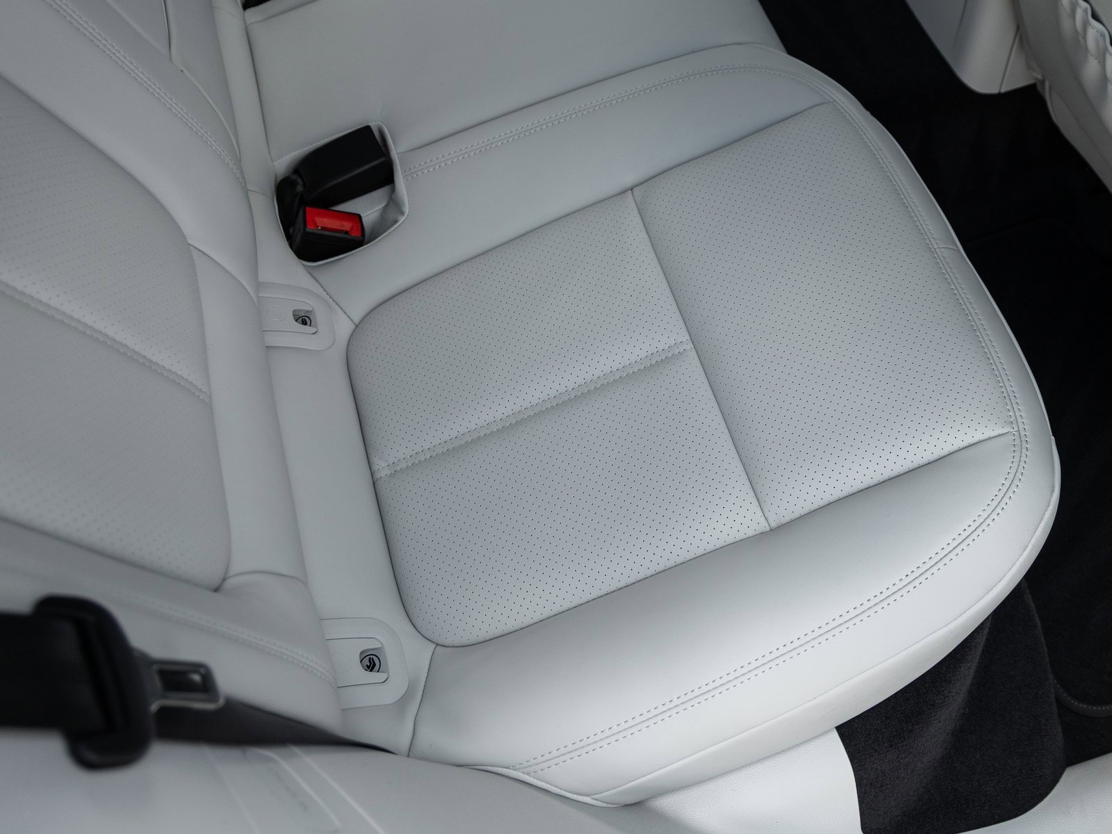 New 2026 Porsche Macan S image 41