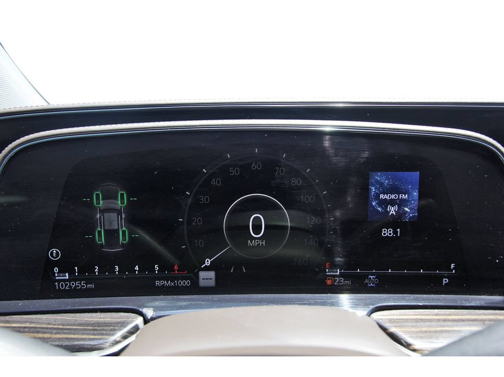 Used 2021 Cadillac Escalade Premium Luxury w/ Driver Assist Tech Package AWD/4WD image 14