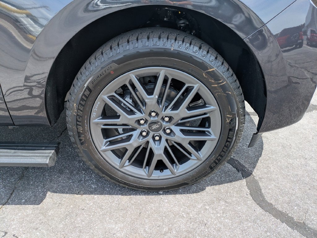 New 2027 Ford Expedition Max Platinum w/ Stealth Appearance Package RWD image 11