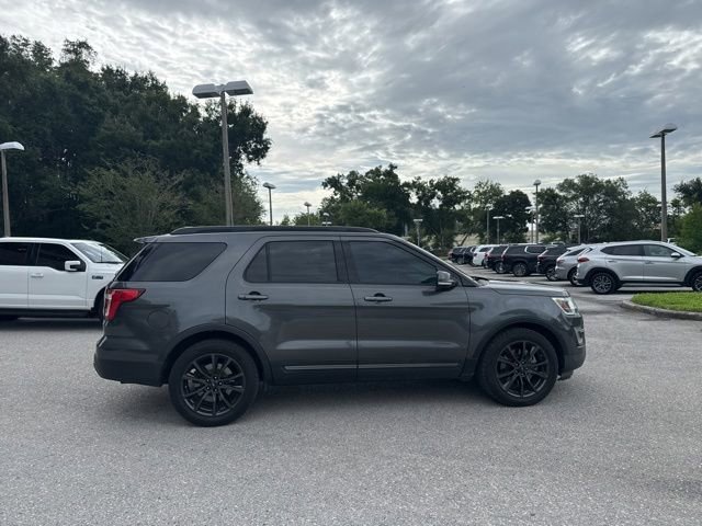 Used 2017 Ford Explorer XLT w/ Equipment Group 202A FWD image 8