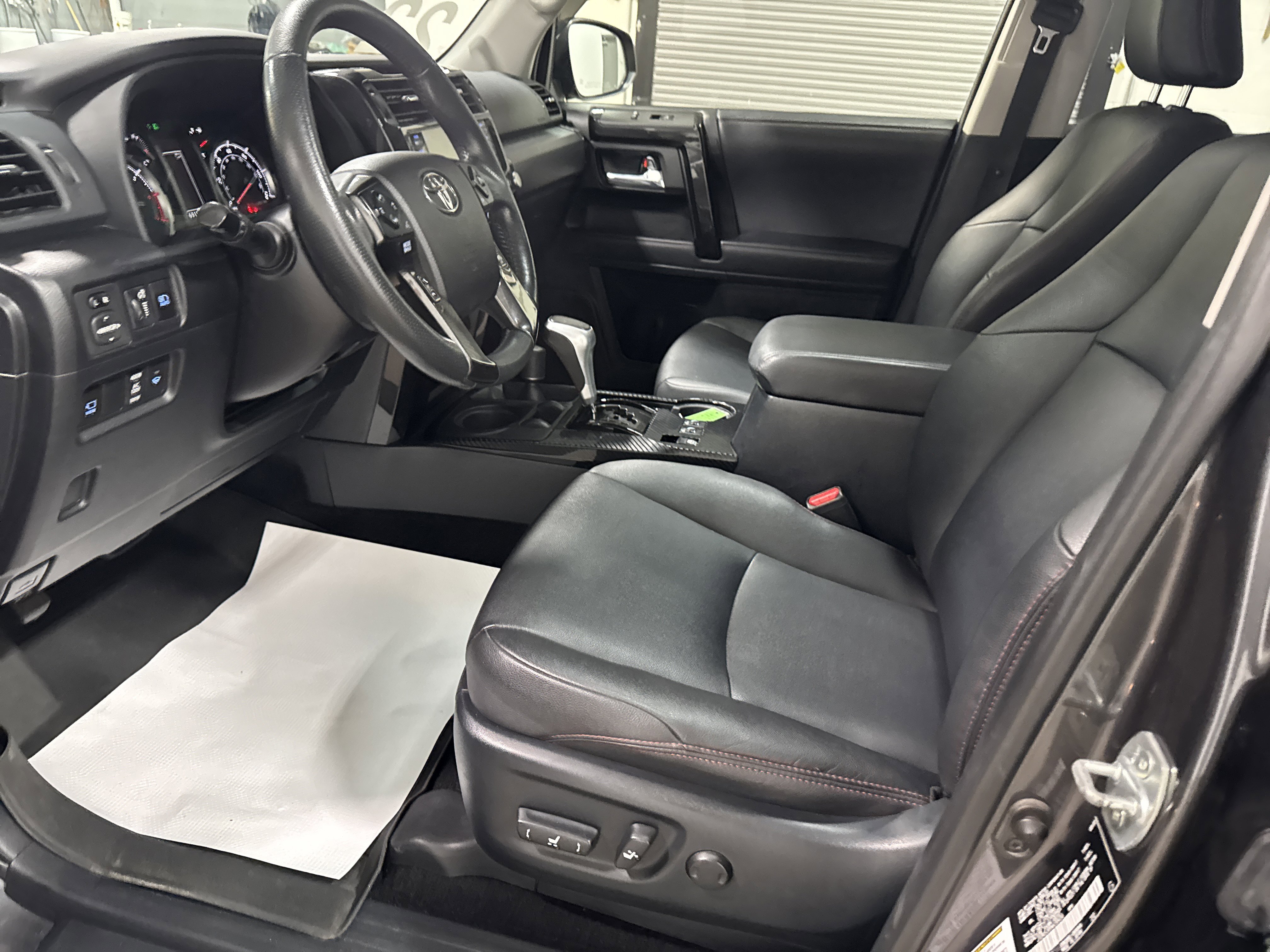 Used 2022 Toyota 4Runner TRD Off-Road Premium AWD/4WD image 14
