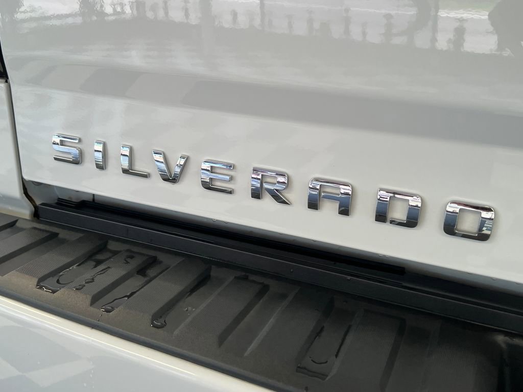 Used 2018 Chevrolet Silverado 1500 LT w/ All Star Edition AWD/4WD image 11