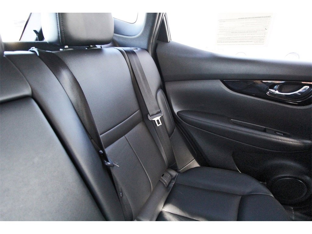 Certified 2022 Nissan Rogue Sport SL image 12