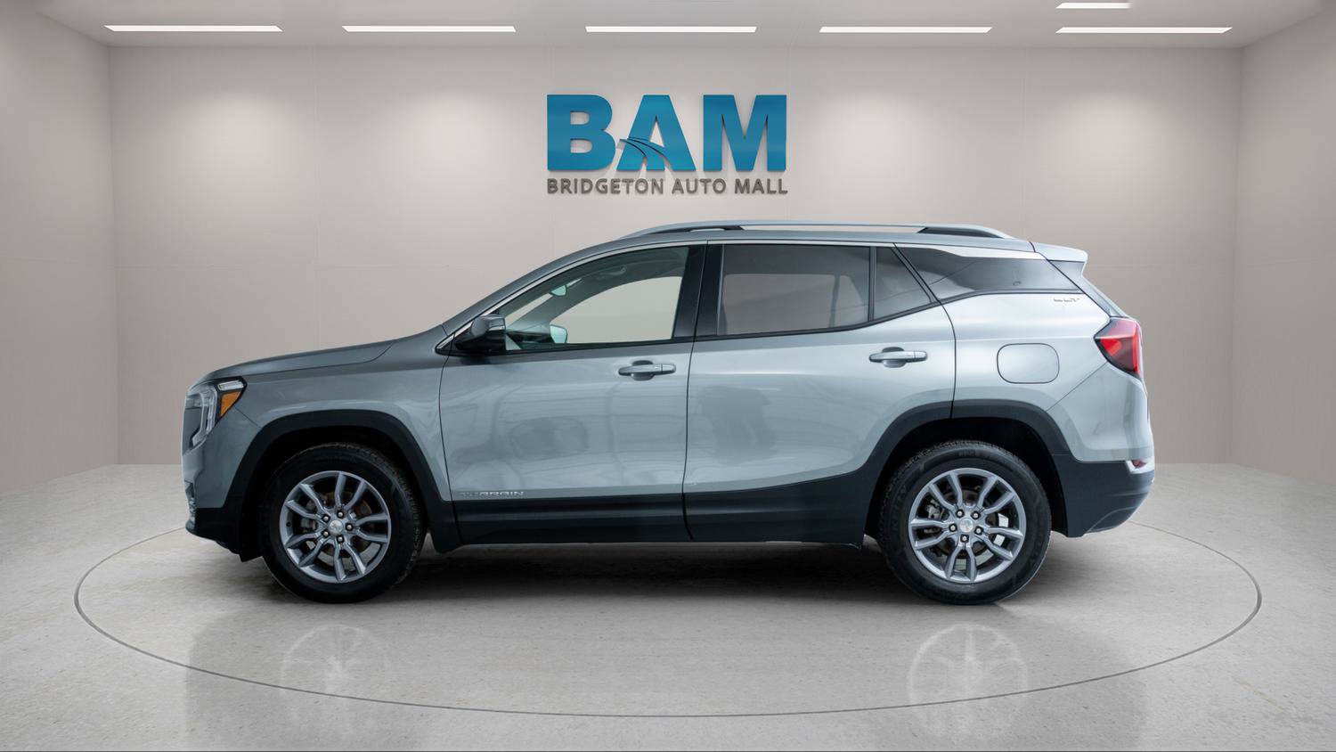 Certified 2023 GMC Terrain SLT AWD/4WD image 4