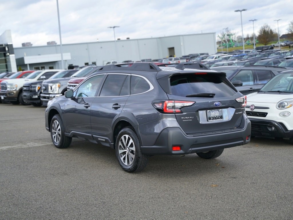 Used 2025 Subaru Outback Premium w/ Popular Package #1A image 7