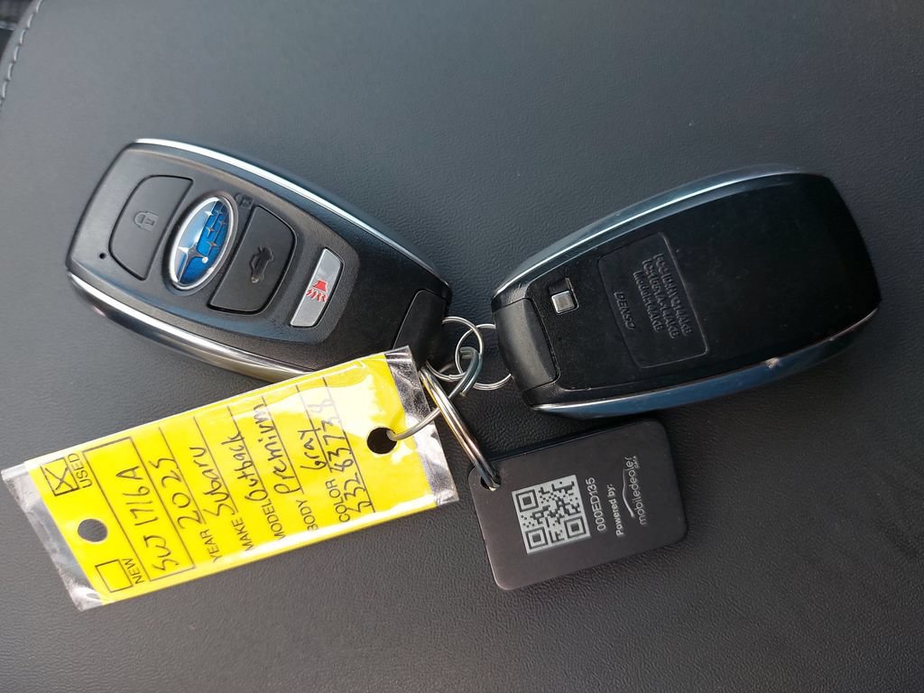 Used 2025 Subaru Outback Premium w/ Popular Package #1A AWD/4WD image 36