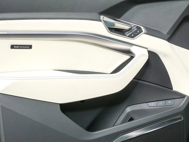 Used 2024 Audi Q8 e-tron Prestige w/ Prestige Package image 6