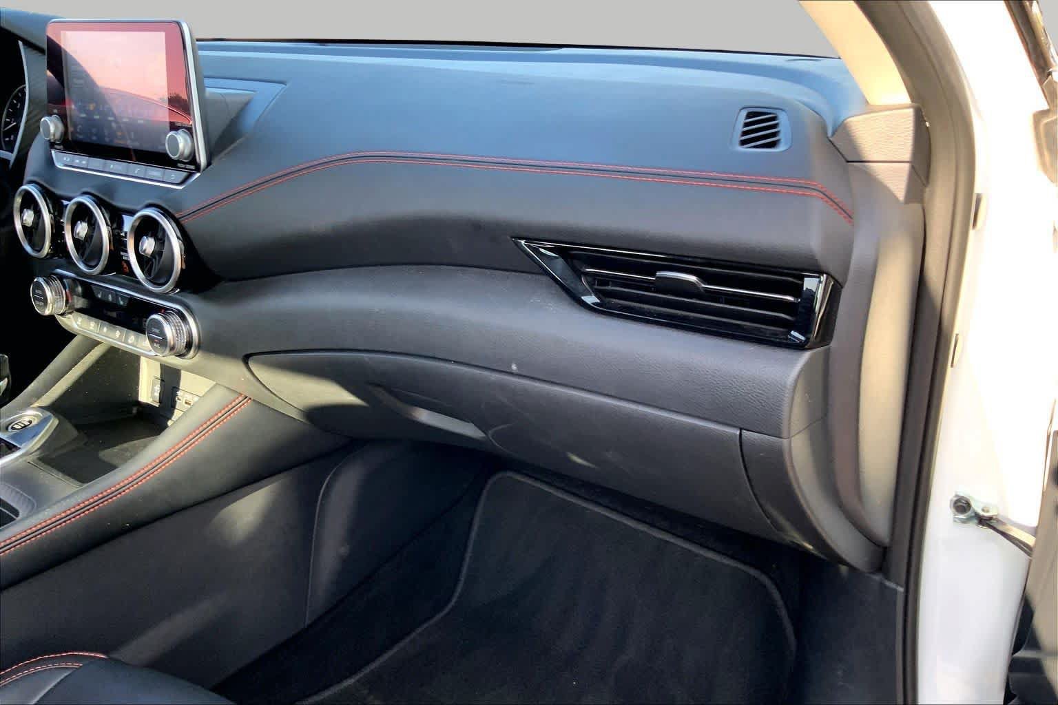 Used 2025 Nissan Sentra SR w/ SR Premium Package FWD image 19