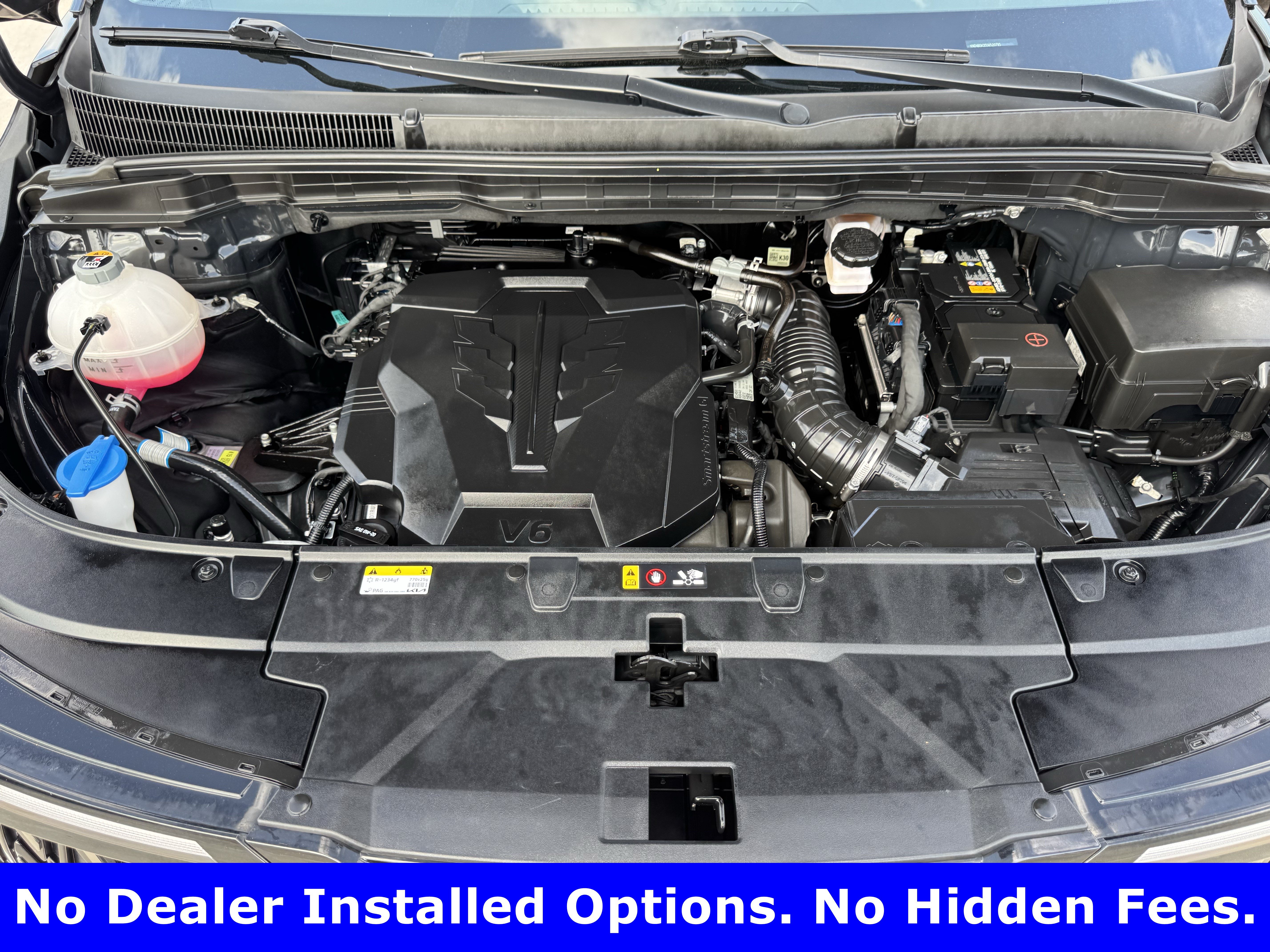 Used 2025 Kia Carnival FWD image 28