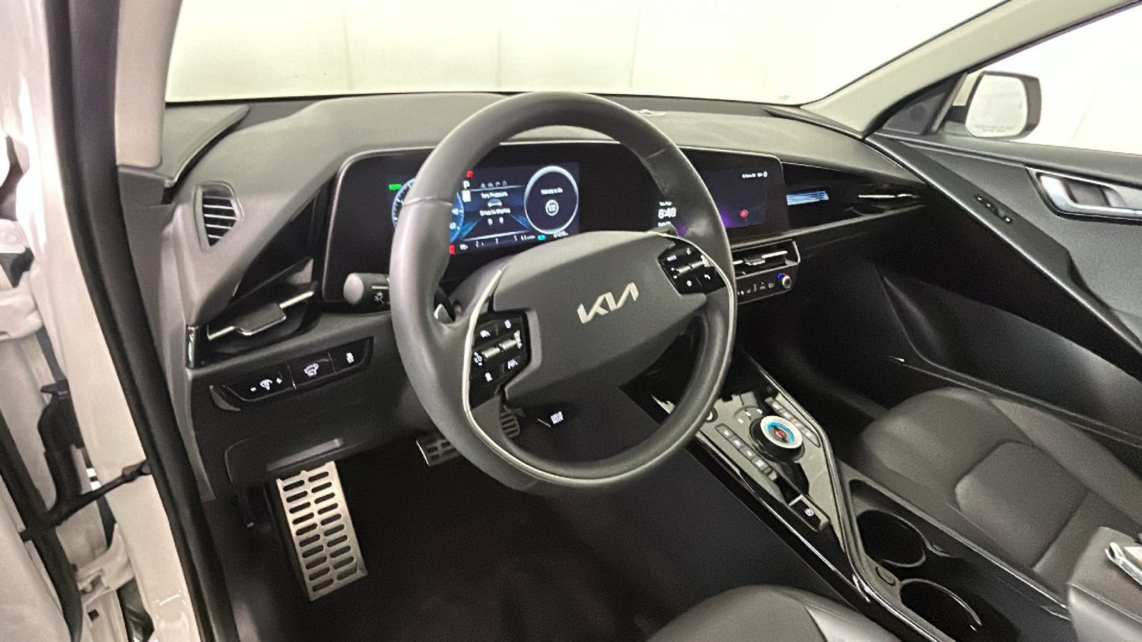 Used 2024 Kia Niro Wave w/ Wave Preserve Package FWD image 16
