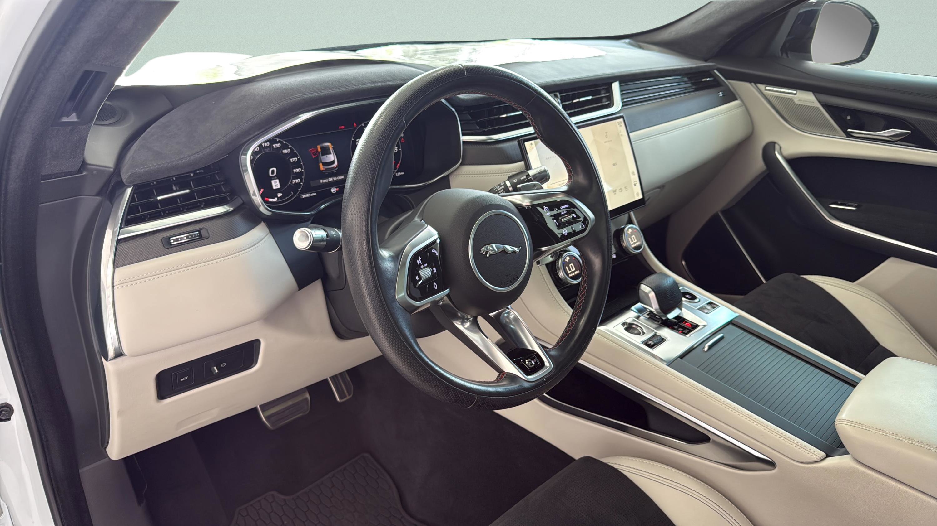 Used 2022 Jaguar F-PACE SVR AWD/4WD image 22