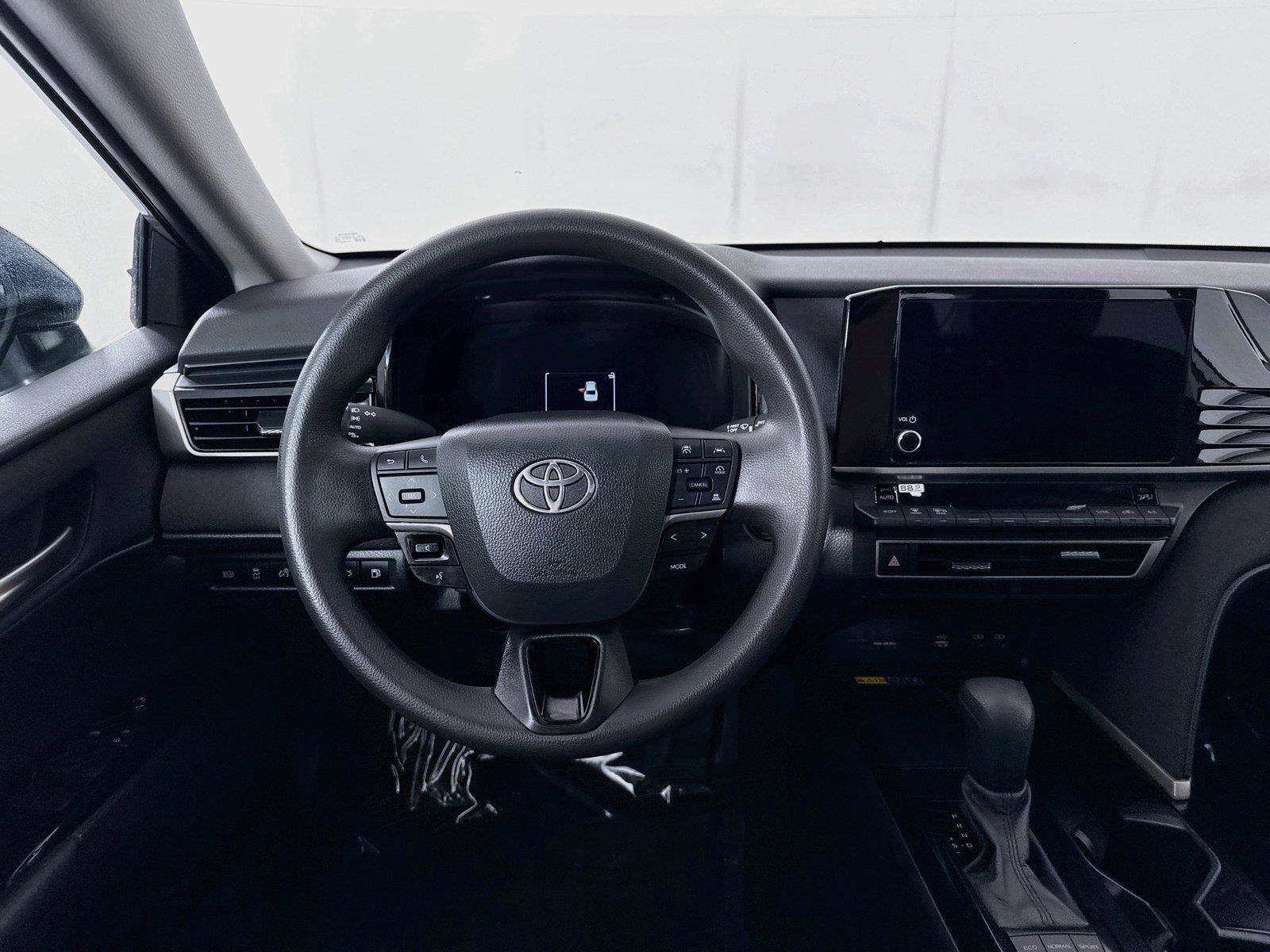 Used 2025 Toyota Camry LE FWD image 31