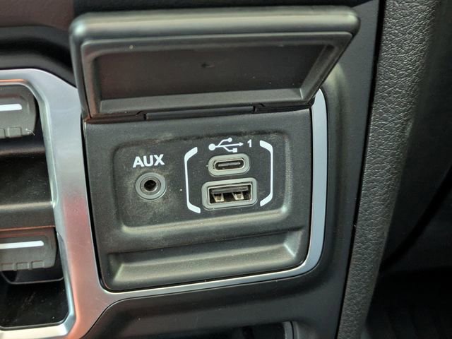 Used 2025 Jeep Wrangler Unlimited Sahara w/ Safety Group image 28